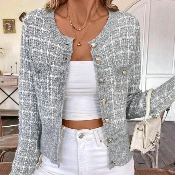 Women's Plaid Button Down Cardigan - Picture 3 of 5